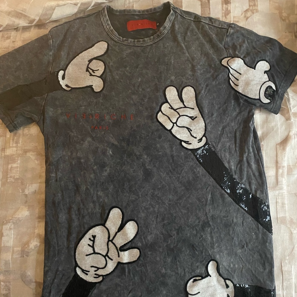 Visrche Graphic T-Shirt